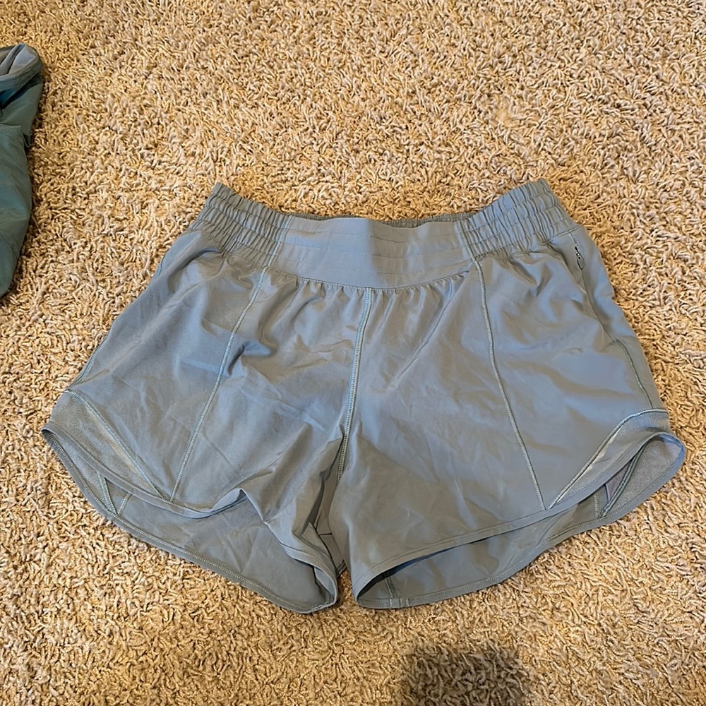 Size 6 tall lululemon Hotty hot shorts